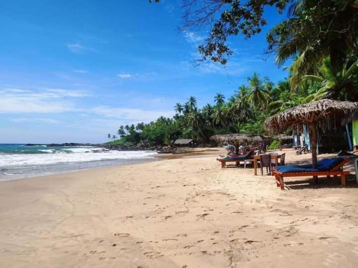 Deshan Homestay & Restaurant Tangalle Eksteriør billede